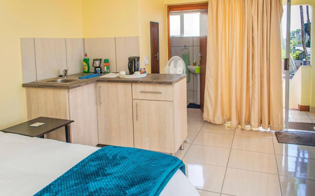 15 @ Porter Guesthouse Порт-Шепстон Экстерьер фото